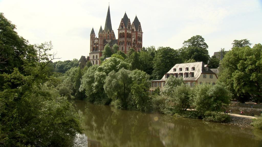 Hotel Gaestehaus Priester Limburg an der Lahn Exterior foto